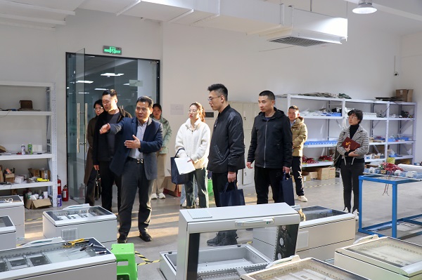 省直機關(guān)青年干部到金邦博調(diào)研